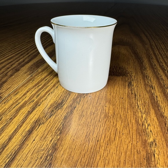 Precious Moments “Love One Another” Small Cup with gold accents - Picture 3 of 4